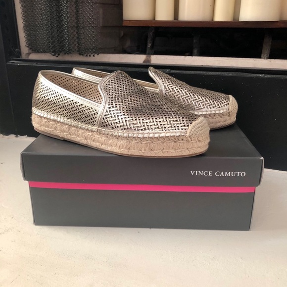VINCE CAMUTO Hamorra Espadrilles - Picture 1 of 7